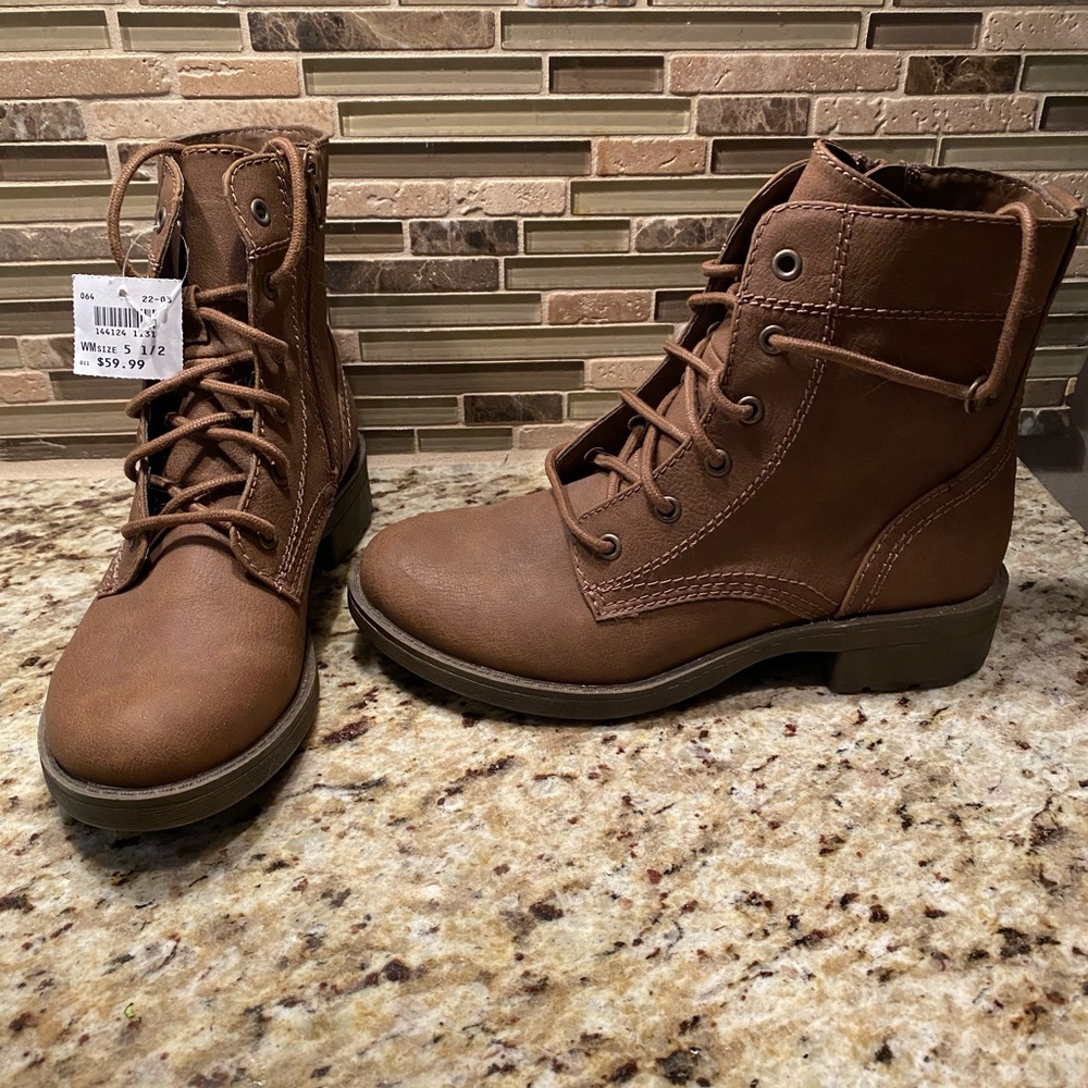 Drash Brand Size 5.5 Womans Zipper and Lace Up Brown Boot NWT